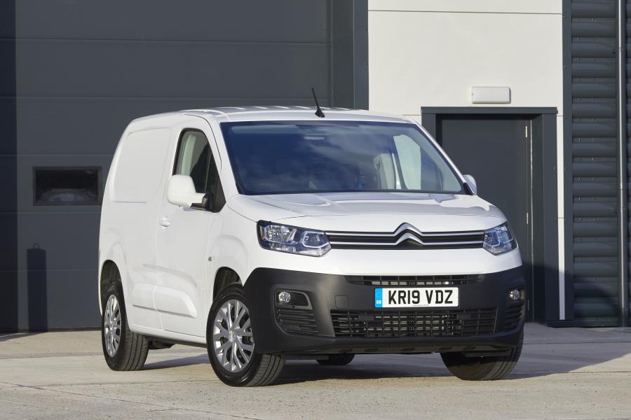  Citroen Berlingo Van 2018 года  (UK) (фото 4 из 20)